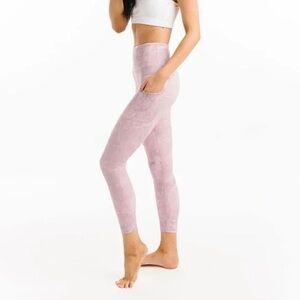 Zyia - Pink Granite Pocket Light N Tight Hi-Rise 7/8 leggings (Size: 8-10)